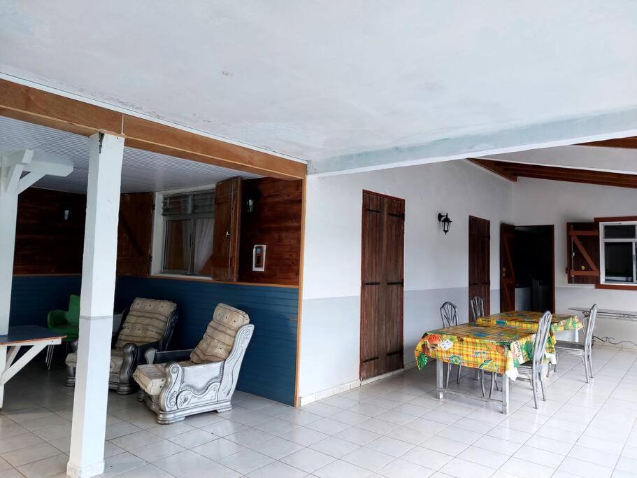 סנט-רוז La Petite Maison, Spacieuse, Avec Jardin / Parking מראה חיצוני תמונה